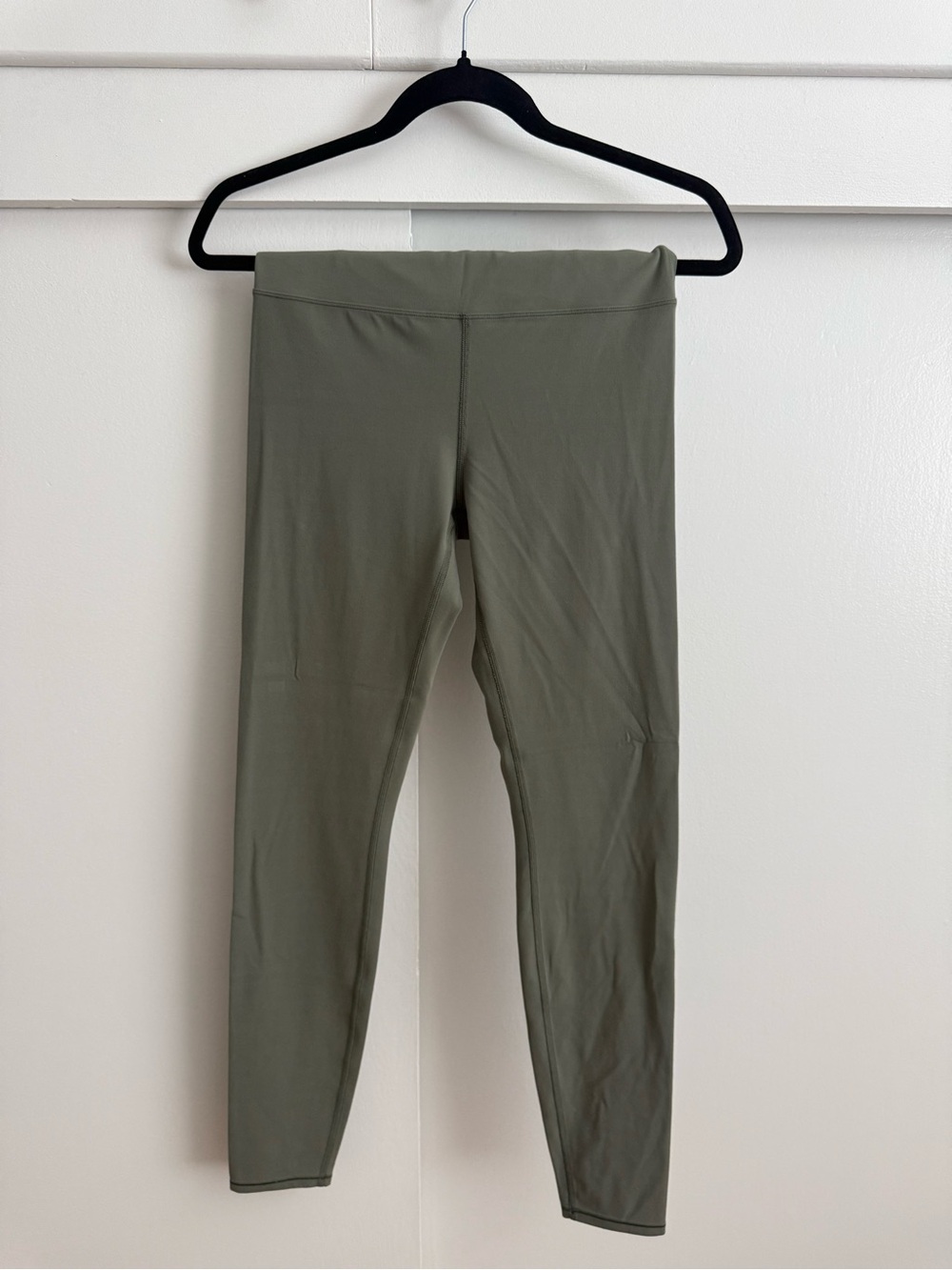 Vuori Olive High-Rise Performance Leggings